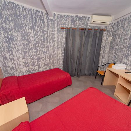 Hostal Virginia 파바레타 외부 사진